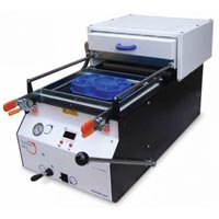 Plastic Vacuum Forming Machine