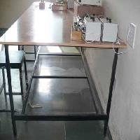 Laboratory Tables In Greater Noida